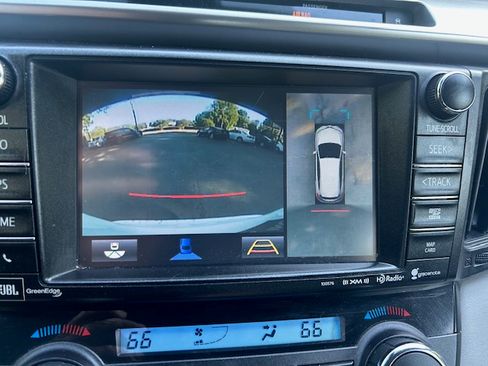 Used 2016 Toyota RAV4 Limited image 16