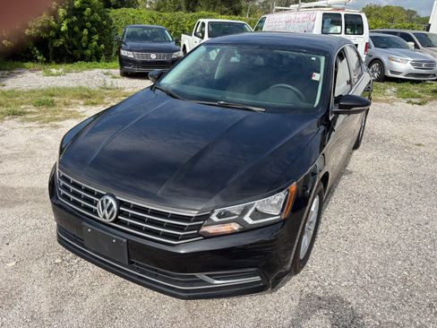 Used 2016 Volkswagen Passat 1.8T FWD image 1