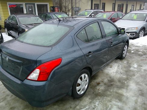 Used 2016 Nissan Versa image 4