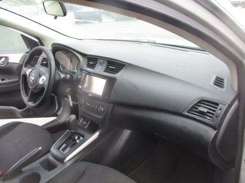 Used 2019 Nissan Sentra S image 19