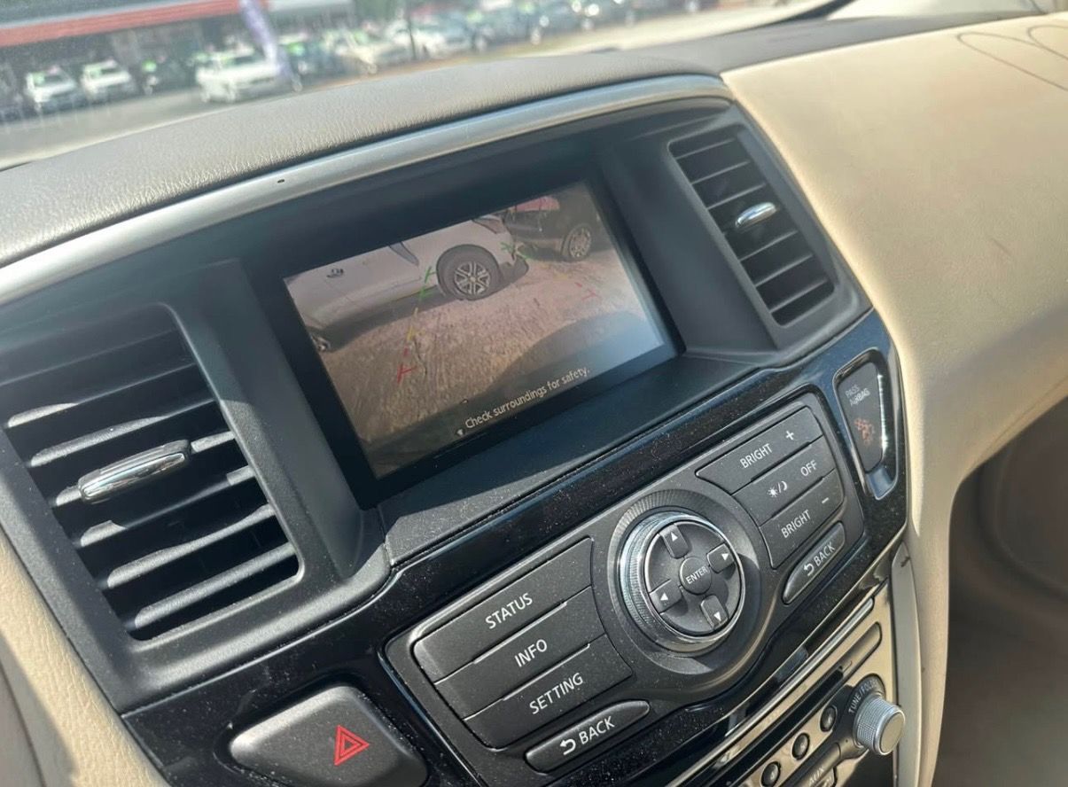 Used 2013 Nissan Pathfinder FWD image 7