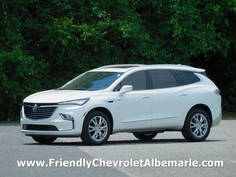 Used 2024 Buick Enclave FWD Essence image 1