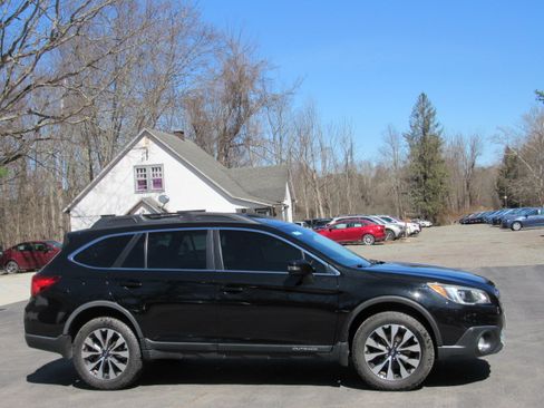 Used 2016 Subaru Outback 3.6R Limited image 10