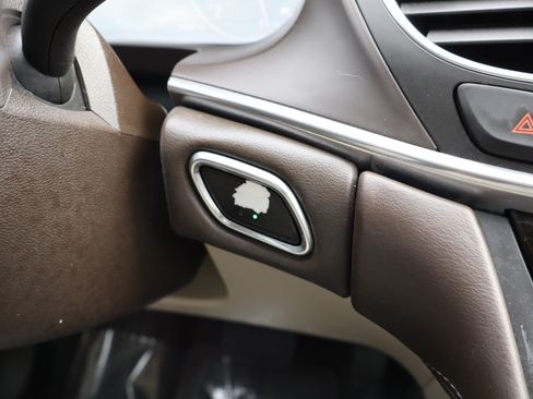 Used 2017 Buick LaCrosse Essence image 22