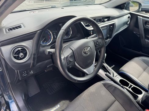 Used 2017 Toyota Corolla SE FWD image 8