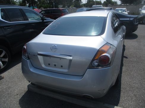 Used 2012 Nissan Altima Sedan FWD image 3