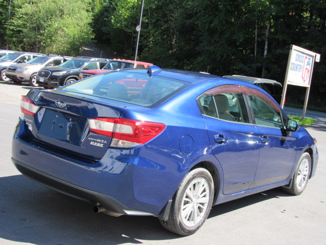 Used 2017 Subaru Impreza 2.0i Premium Sedan AWD/4WD image 8