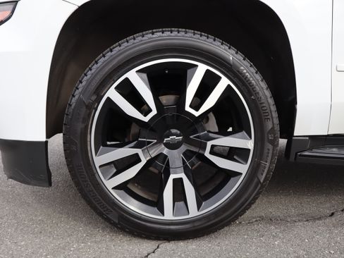 Used 2018 Chevrolet Suburban Premier image 30
