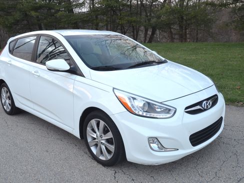 Used 2014 Hyundai Accent SE image 7