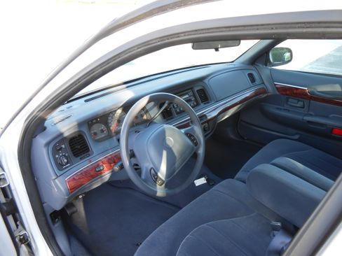 Used 2000 Mercury Grand Marquis GS image 10