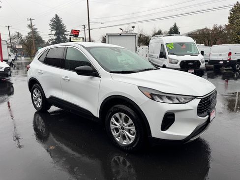 Used 2024 Ford Escape Active image 1