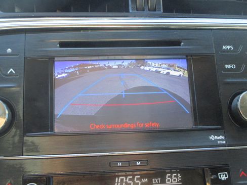 Used 2013 Toyota Avalon XLE Premium image 5