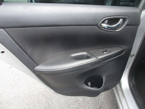 Used 2019 Nissan Sentra S image 15