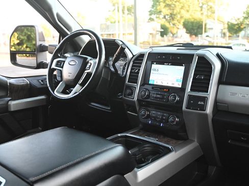 Used 2018 Ford F350 Lariat image 50