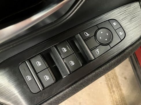 Used 2025 Nissan Kicks SV image 9