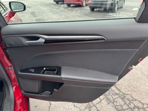 Used 2016 Ford Fusion SE image 17