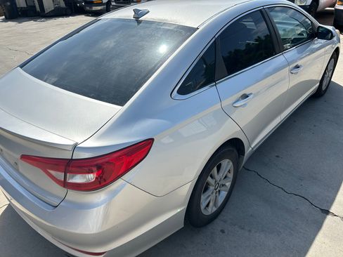 Used 2015 Hyundai Sonata SE FWD image 3