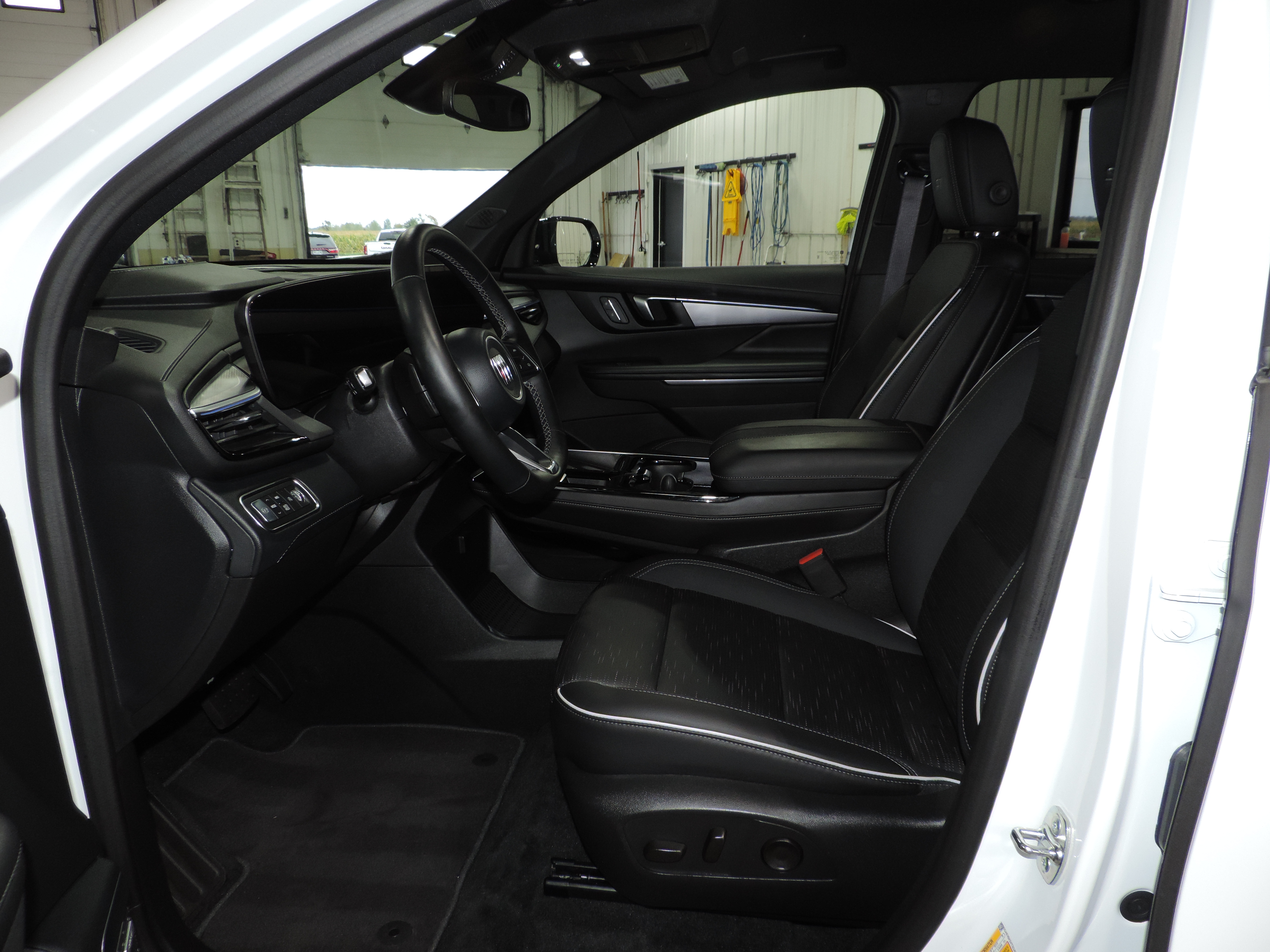 Used 2026 Buick Enclave AWD Sport Touring image 39