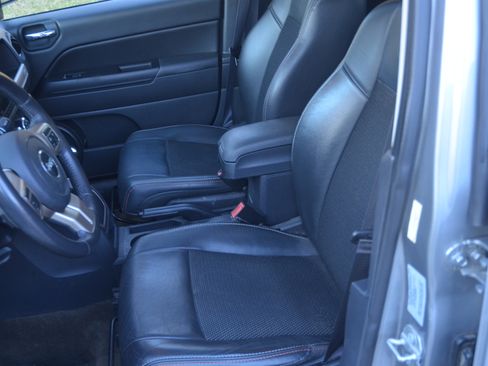 Used 2016 Jeep Compass 75th Anniversary image 8