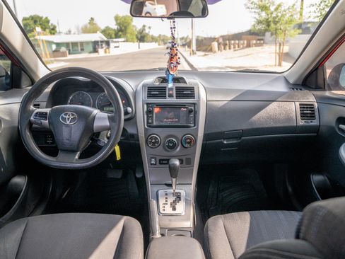 Used 2013 Toyota Corolla LE image 18