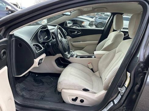 Used 2015 Chrysler 200 Limited image 11