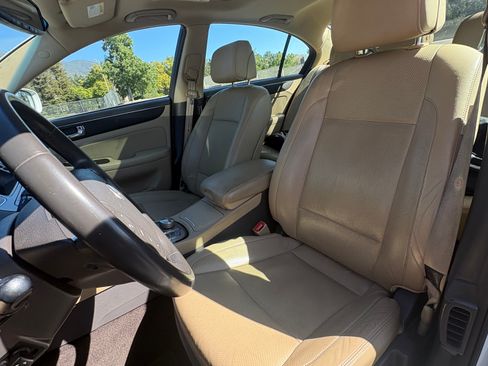 Used 2011 Hyundai Genesis 3.8 image 17