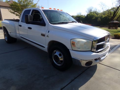 Used 2007 Dodge Ram 3500 Truck SLT image 7