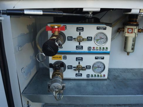 Used 2016 Mercedes-Benz Sprinter 3500 image 40