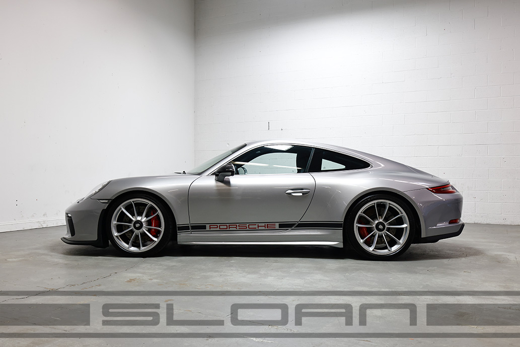 Used 2018 Porsche 911 GT3 Touring RWD image 3
