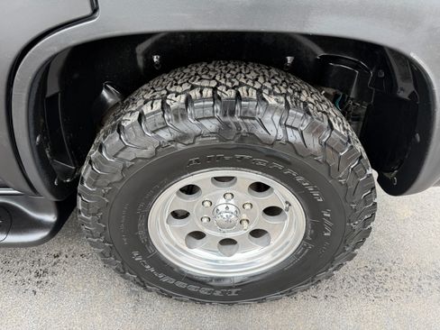 Used 2003 Chevrolet Tahoe 4WD image 9