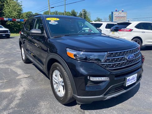 Used 2024 Ford Explorer 4WD XLT image 9