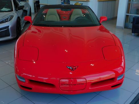 Used 1998 Chevrolet Corvette Stingray Convertible w/1LT image 6