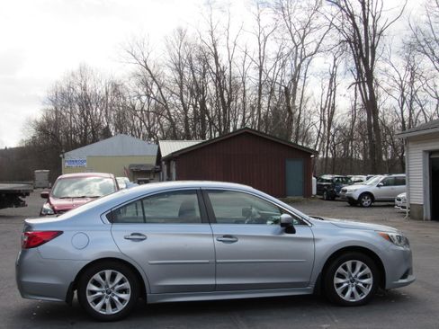Used 2016 Subaru Legacy 2.5i Premium image 9
