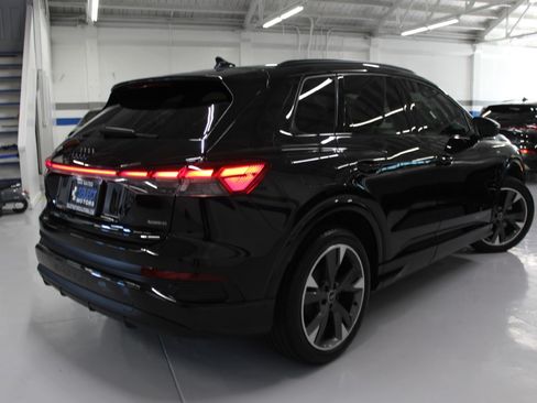 Used 2024 Audi Q4 e-tron quattro Prestige AWD/4WD image 6