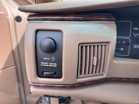 Used 1996 Buick Roadmaster Estate image 8