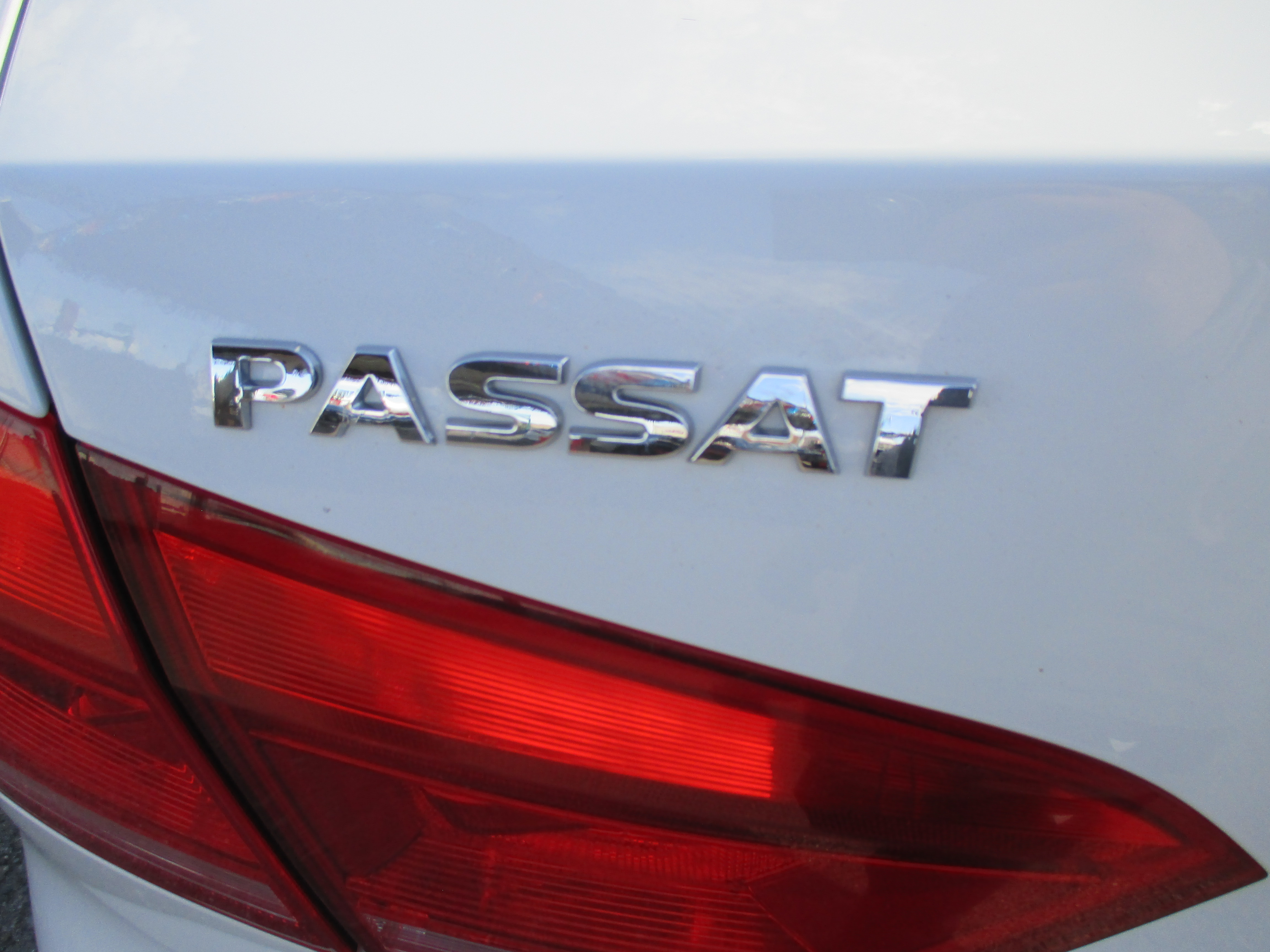 Used 2012 Volkswagen Passat 2.5 SE FWD image 9