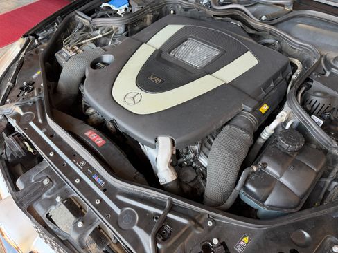 Used 2009 Mercedes-Benz CLS 550 w/ Premium Package image 19