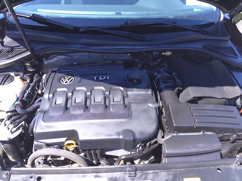 Used 2015 Volkswagen Passat TDI FWD image 41