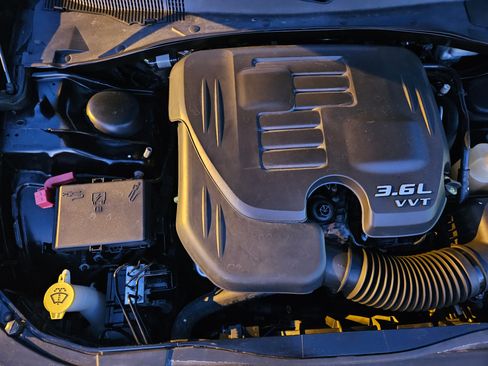 Used 2014 Chrysler 300 S image 70