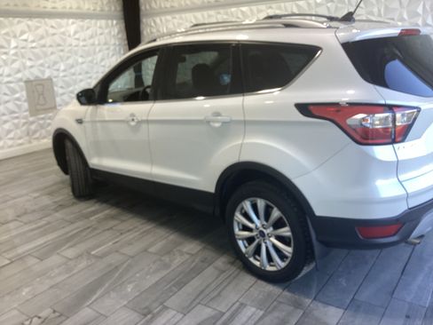 Used 2018 Ford Escape Titanium image 4