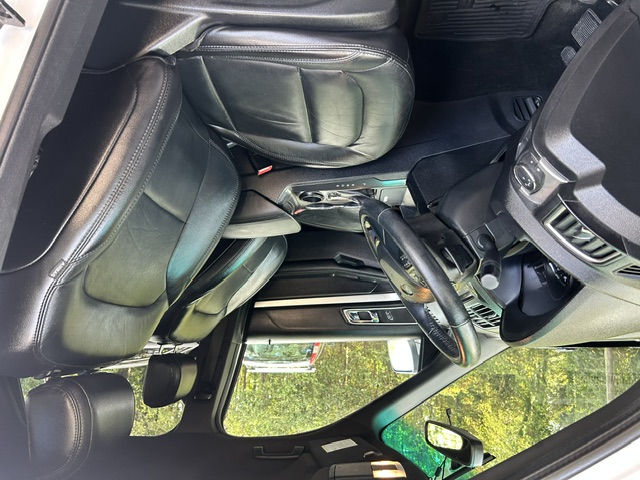 Used 2017 Ford Explorer FWD XLT image 22