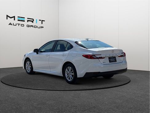 Used 2025 Toyota Camry LE image 7