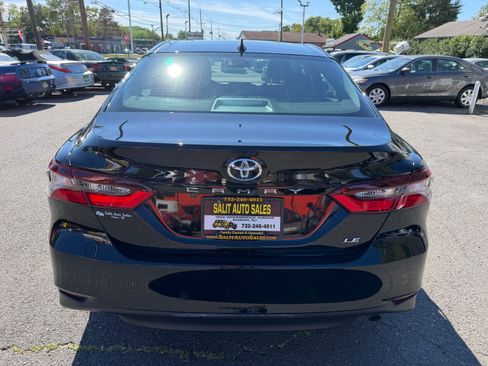 Used 2021 Toyota Camry LE FWD image 22
