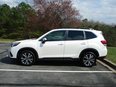 Used 2022 Subaru Forester Limited image 17