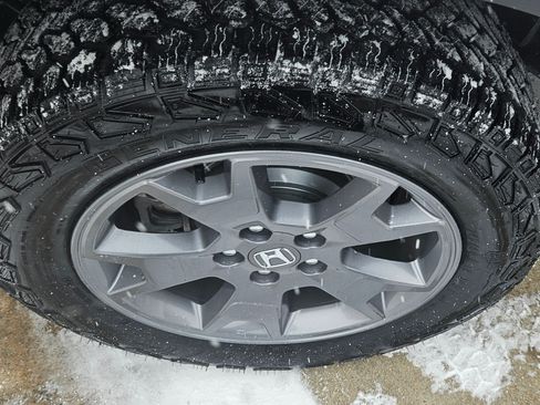 Used 2025 Honda Passport TrailSport image 10