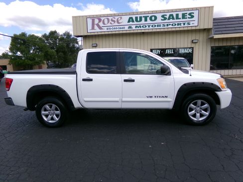 Used 2010 Nissan Titan 4x4 Crew Cab image 6
