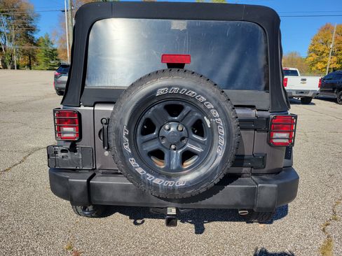 Used 2016 Jeep Wrangler Unlimited Sport image 4