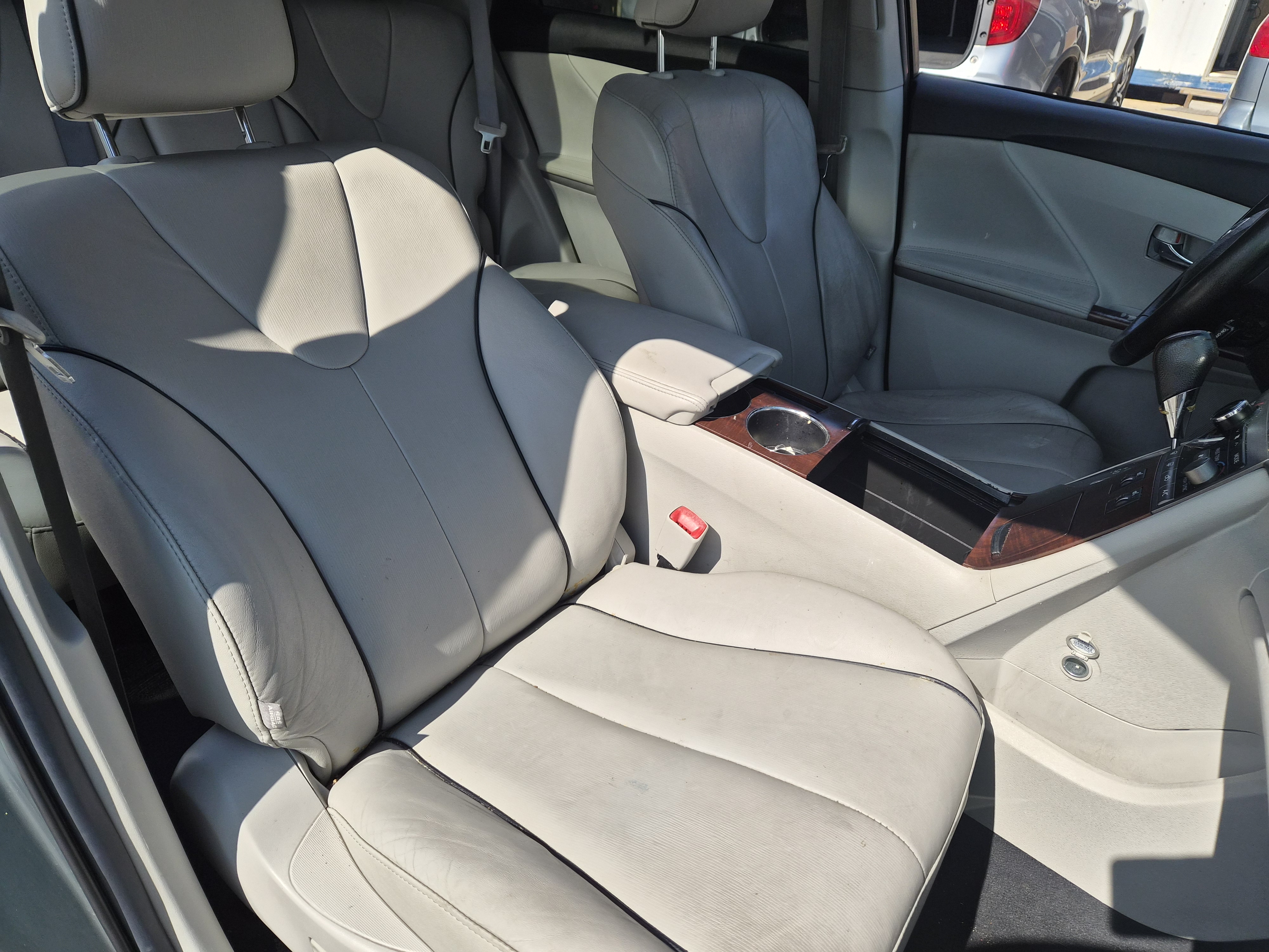 Used 2011 Toyota Venza FWD image 13