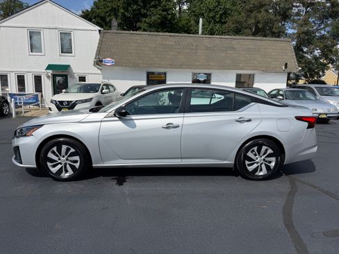 Used 2024 Nissan Altima 2.5 S FWD image 23