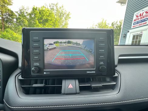 Used 2022 Toyota RAV4 AWD XLE w/ Convenience Package image 12